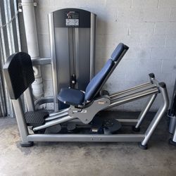 Life Fitness Signature Series 11 Piece Strength Package. Commercial Gym Equipment. 