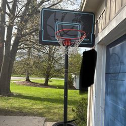 Basketball Hoop.   Pick Up Only No Shipping 
