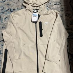 Brand new with tags Woman’s Nike tech fleece Jacket Size Medium 