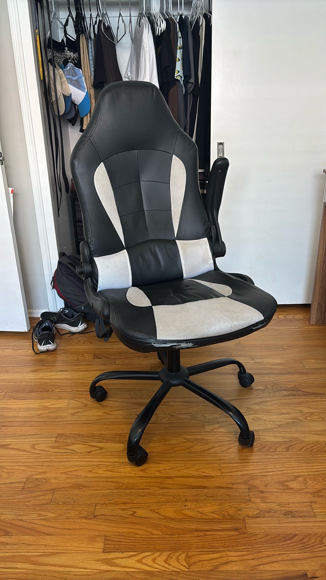 Free Chair