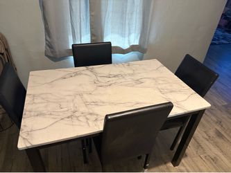 Dinning table/ comedor