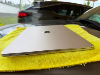 Apple MacBook Air 15” M2 Starlight • 8GB • 256GB • 100% Battery