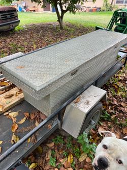 Aluminum truck tool box