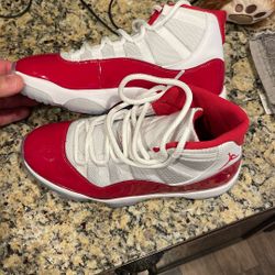Jordan 11 cherry. VNDS. Worn Once. Sz 8M/9.5W