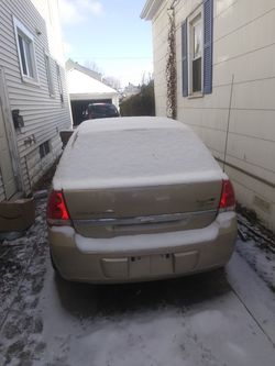NEEDS RADIATOR AND JUMP WILL NOT START 2004 CHEVY MAILBU 140 000 MILES 500 OR BO