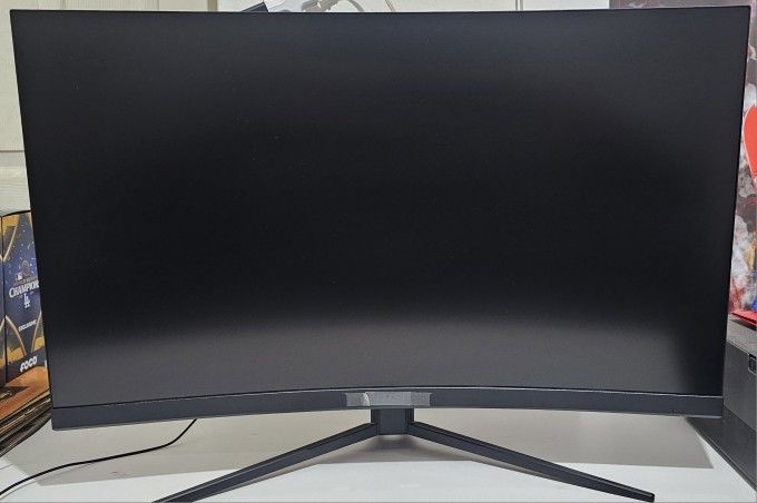 MSI Monitor 31.5 Inch Curved 