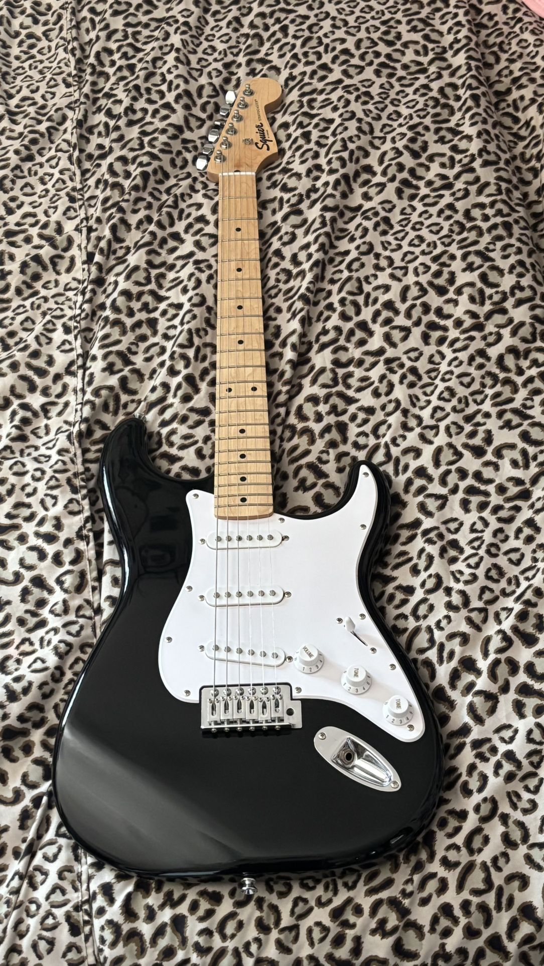 Black Squire Stratocaster 