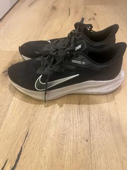 Nike Sneakers Women’s Size 10