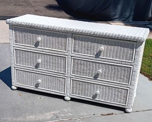 White Wicker 6-Drawer Dresser