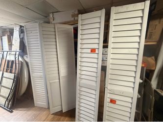 30x80 bifold closet doors / Sold As is / No hardware / last 5