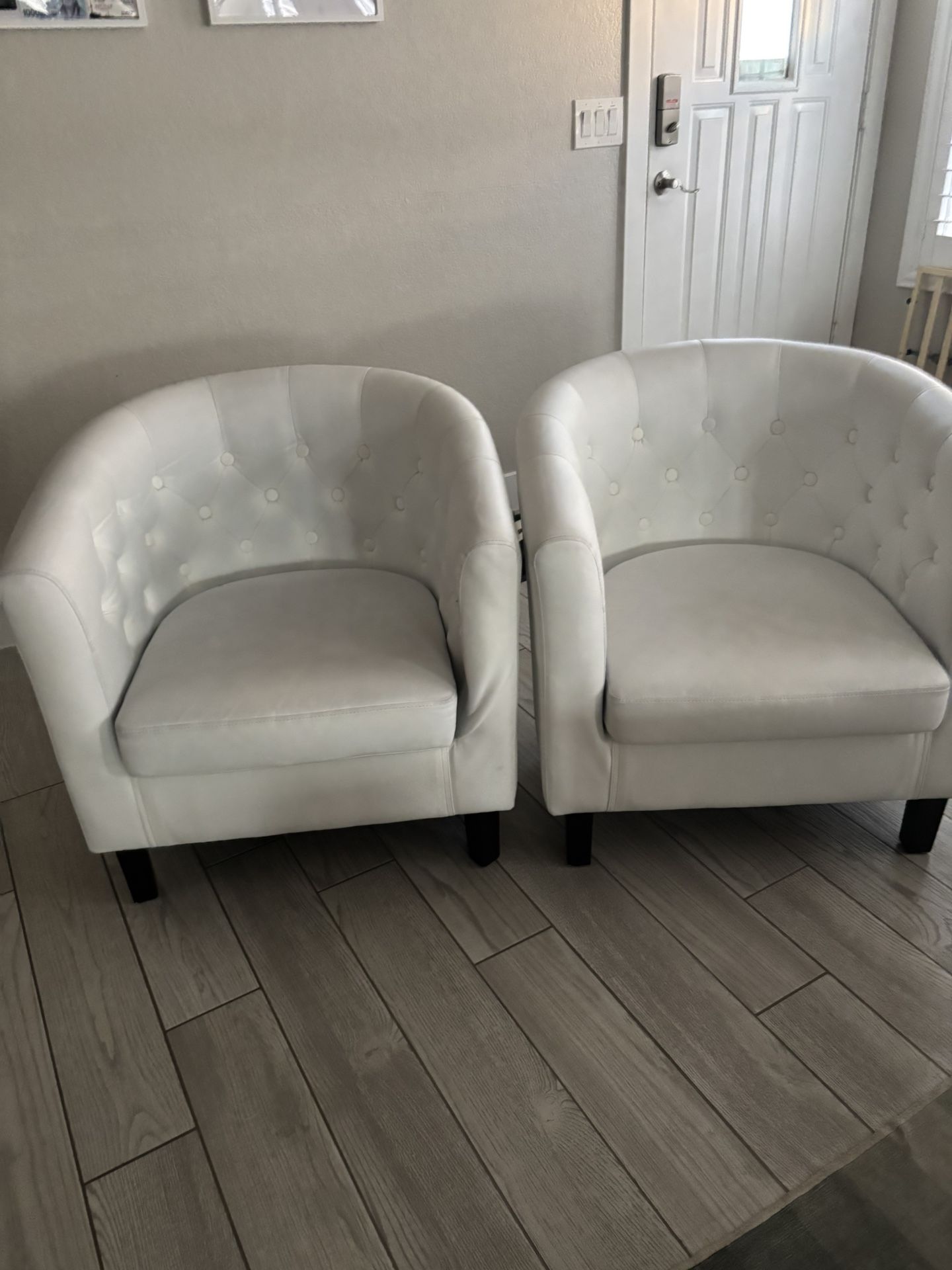 Set Of Chairs With Covers