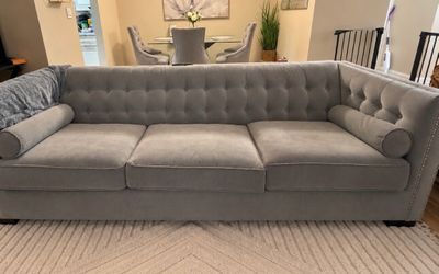 Furniture of America velvet tufted sofa and love seat