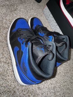 Air Jordan Mids Blue & Black - 8.5 Men’s
