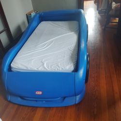 Child's Race Car Bed Excellent Condition Only Used Once Or Twice