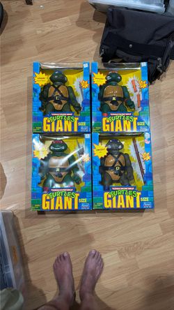 Complete set of 13” Teenage mutant ninja turtles