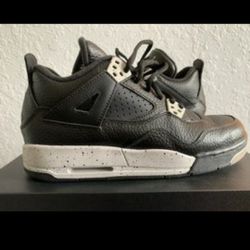 Jordan Air Jordan 4 Retro BG Oreo 4's size 7 worn once price $110 excellent condition