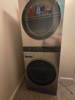 Stackable laundry machine