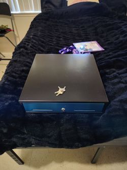 Cashier box brand new with keys 🗝️