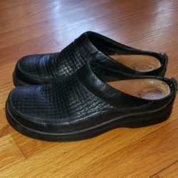 birkenstock leather clogs size 7