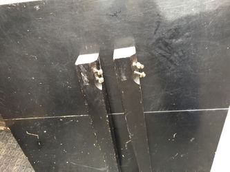 Square black table great condition price to sell 15$