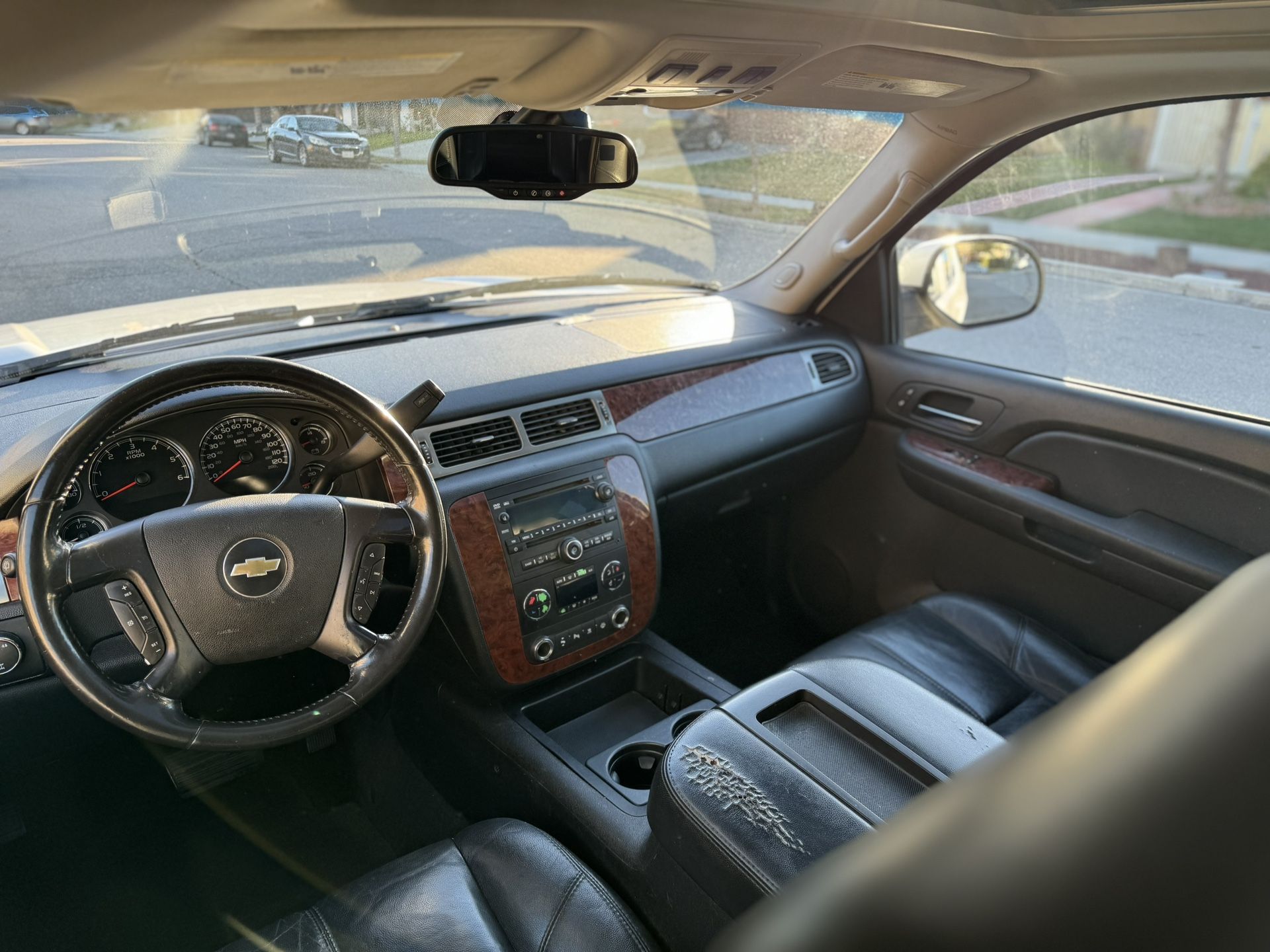 Exciting 2008 Chevrolet Suburban Interior Photos