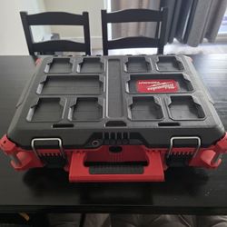 Milwaukee Packout Tool Box