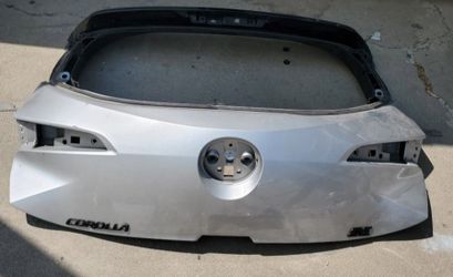 2019 - 2024 TOYOTA COROLLA HATCHBACK
TAILGATE TAIL GATE TRUNK LID GENUINE
USED OEM. NC1