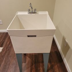 Laundry/Utility Sink with Faucet