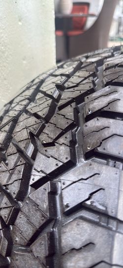 (2) new tires hankook