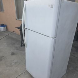 Frigidaire Refrigerator 