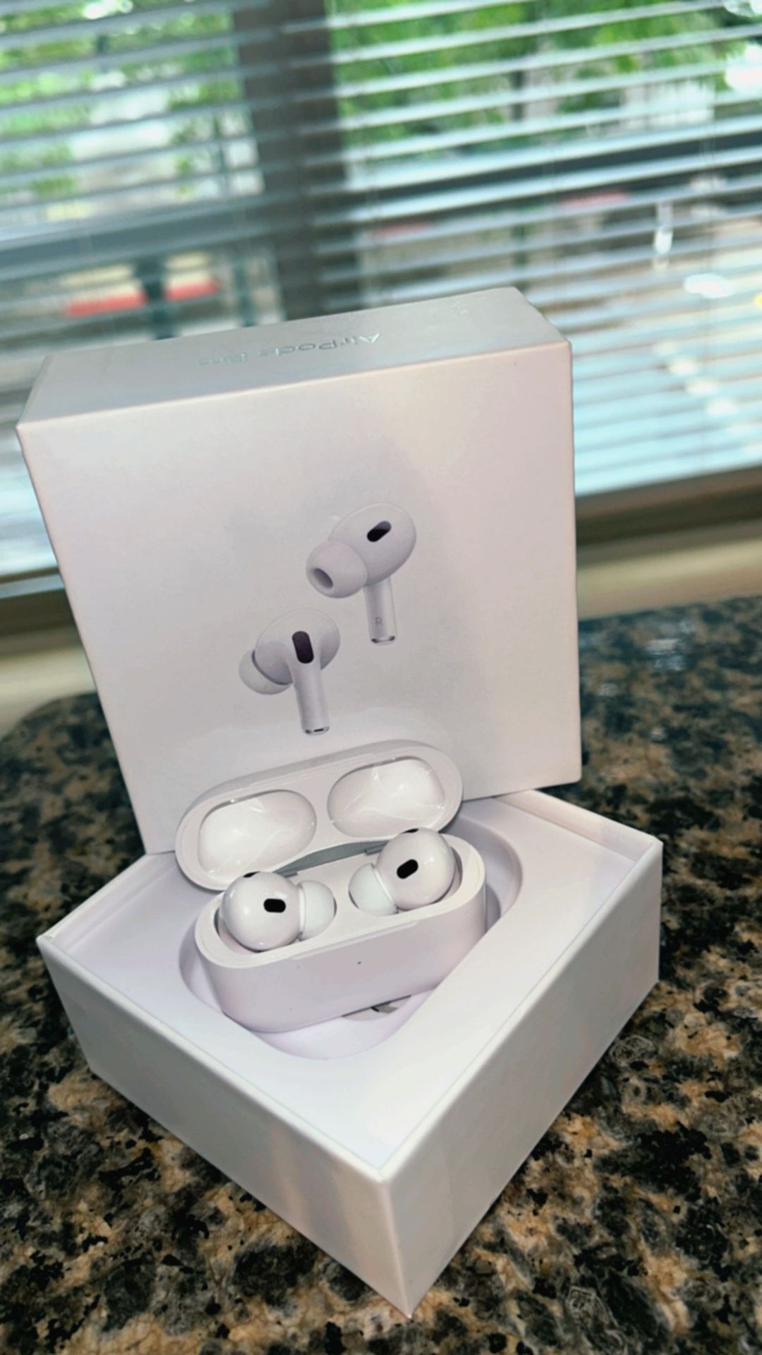Apple AirPods Pro 2nd Generation (USB-C) *Serial verification