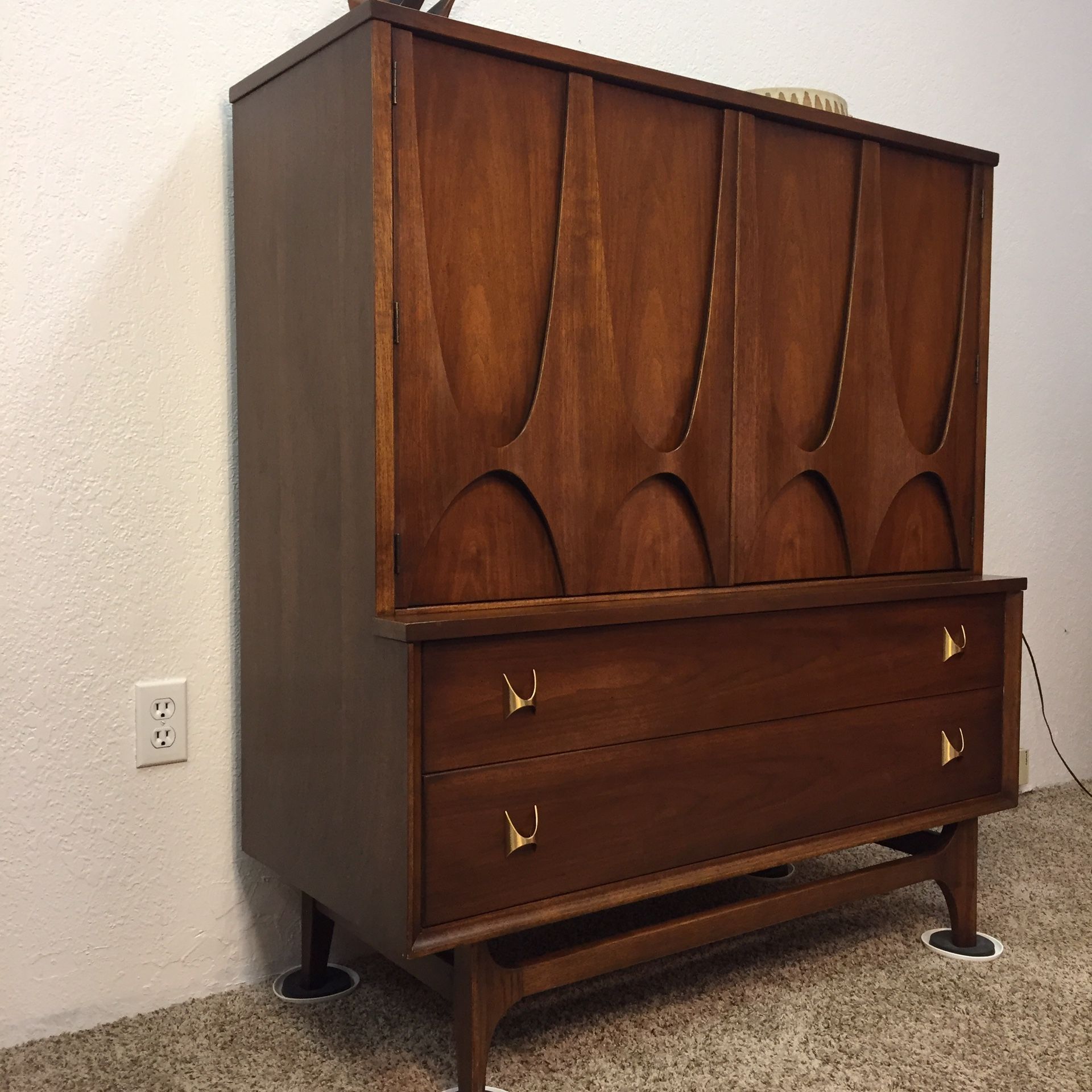 Broyhill Brasilia Gentleman's Chest, mid century modern for Sale in  Seattle, WA - OfferUp