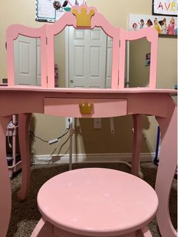Pink kids vanity