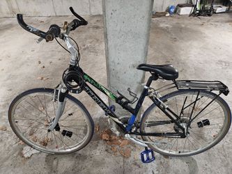 Specialized 7300 Multitrack hybrid 18" Bike