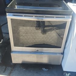 STOVE GE electric 220 volt warranty 90 days convention oven warranty ready to deliver $425