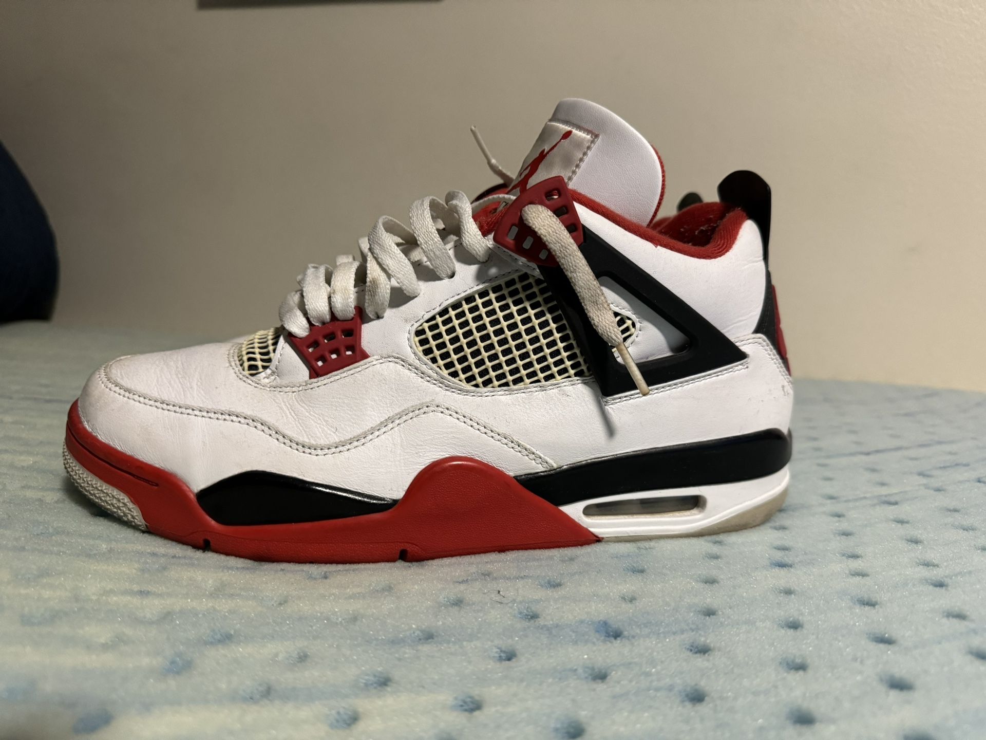 Jordan 4 FIRE RED