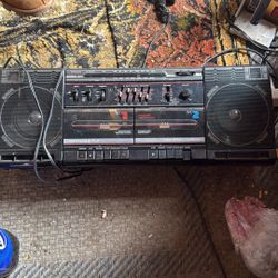 Boom Box Cassette Player Like New 80s Style Vintage Works Perfect 