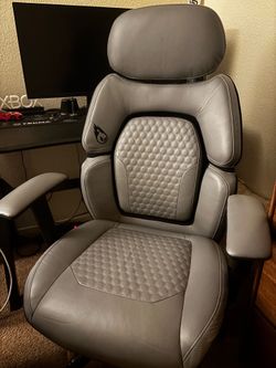 DPS Centurion Gaming Chair