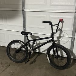 selling old bmx bike has good rear break  and good tires 