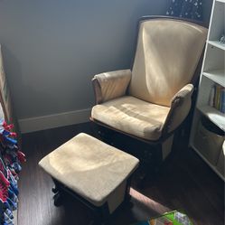 Gliding Chair With Ottoman