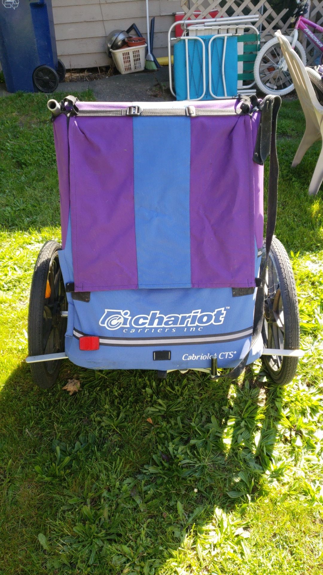 Cts Chariot Carriers Inc Chariot Cabriolet CTS Bike Trailer