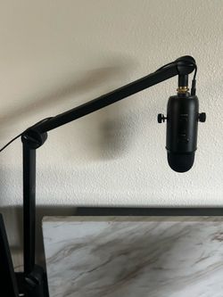 Blue yeti mic and stand