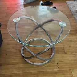 Center Piece Or End Table 