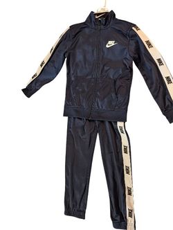Nike 2-Piece Track Suit, Boys Size 7