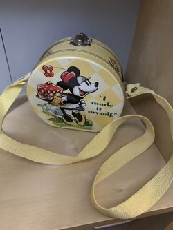 VTG Disney Minnie Mouse Mouse tin lunch box or purse.