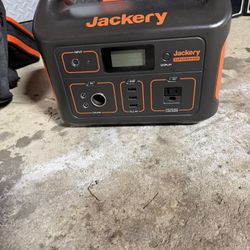 Jackery 500 Battery And Solar Panel