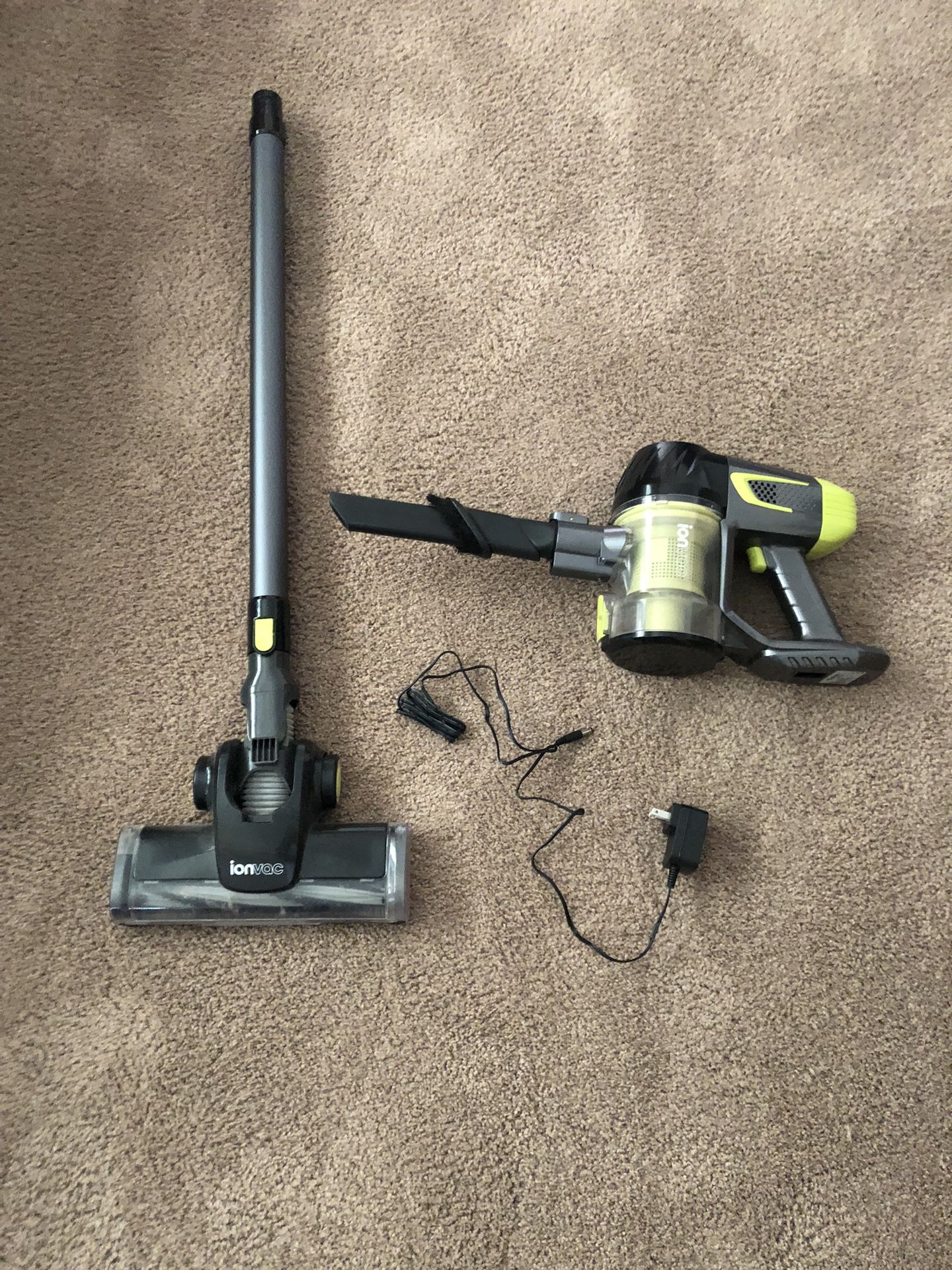 Rechargeable, cordless vacuum