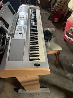 Yamaha Portable Grand DGX-500  Piano