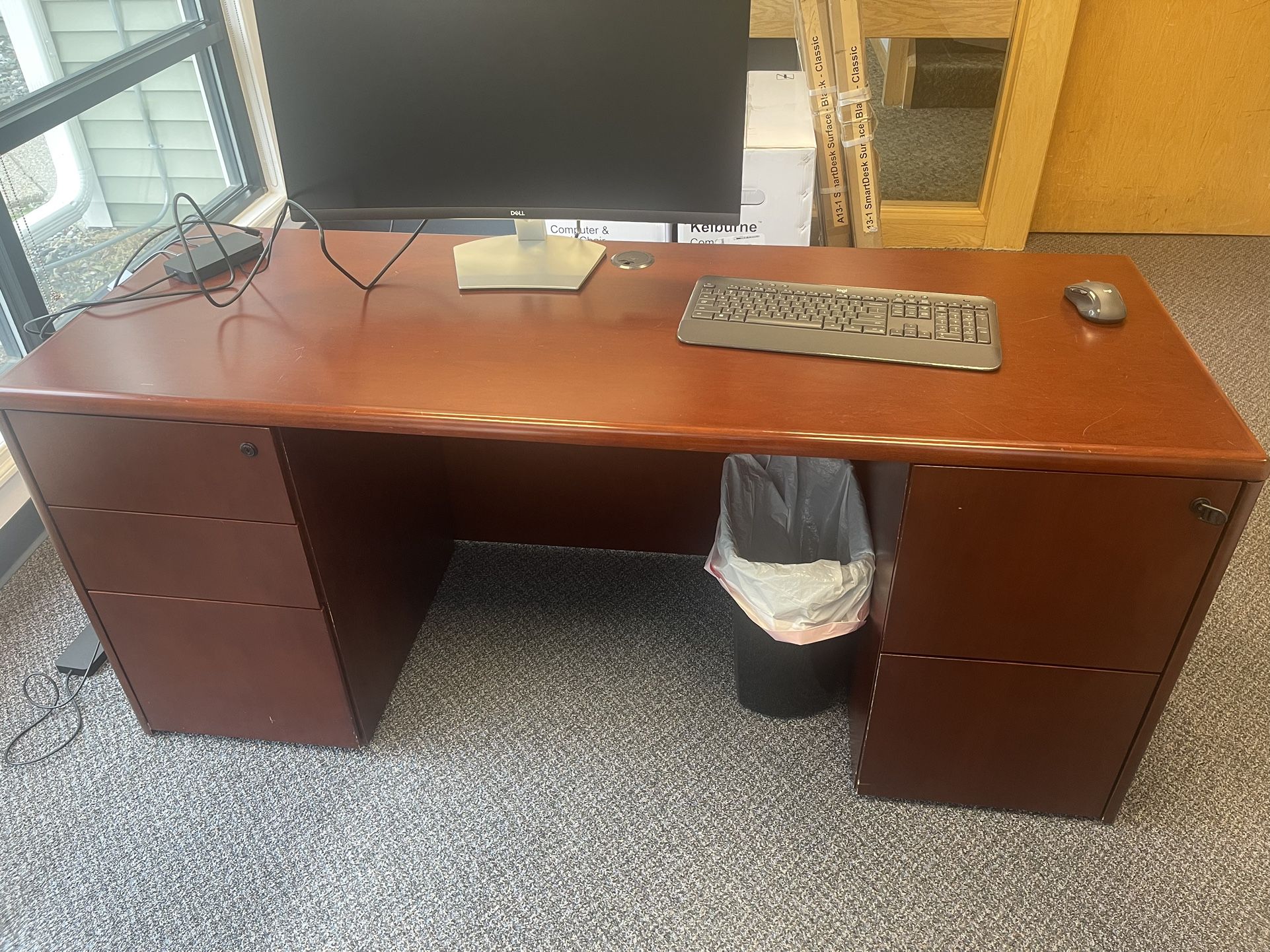 FREE DESKS 2 Available