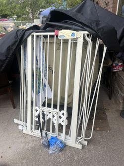 3’ Pet Gate w/smaller Door Built In